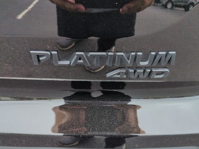 Used 2025 Nissan Pathfinder Platinum w/ Black Appearance Package AWD/4WD image 12