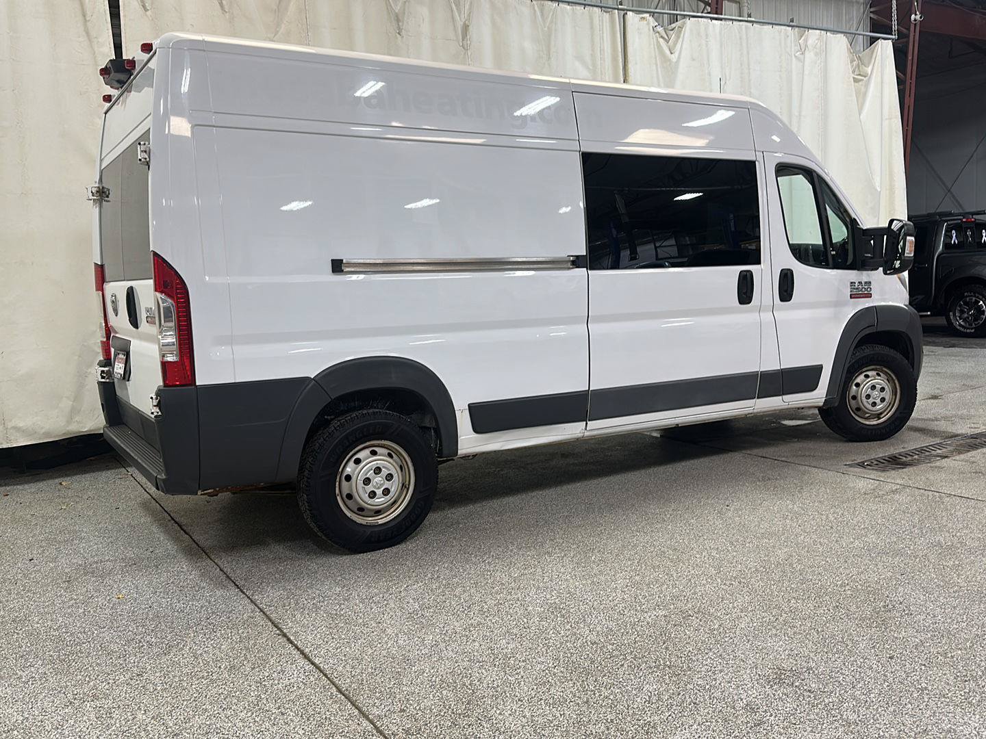 Used 2017 RAM ProMaster 2500 w/ Premium Appearance Group FWD image 5