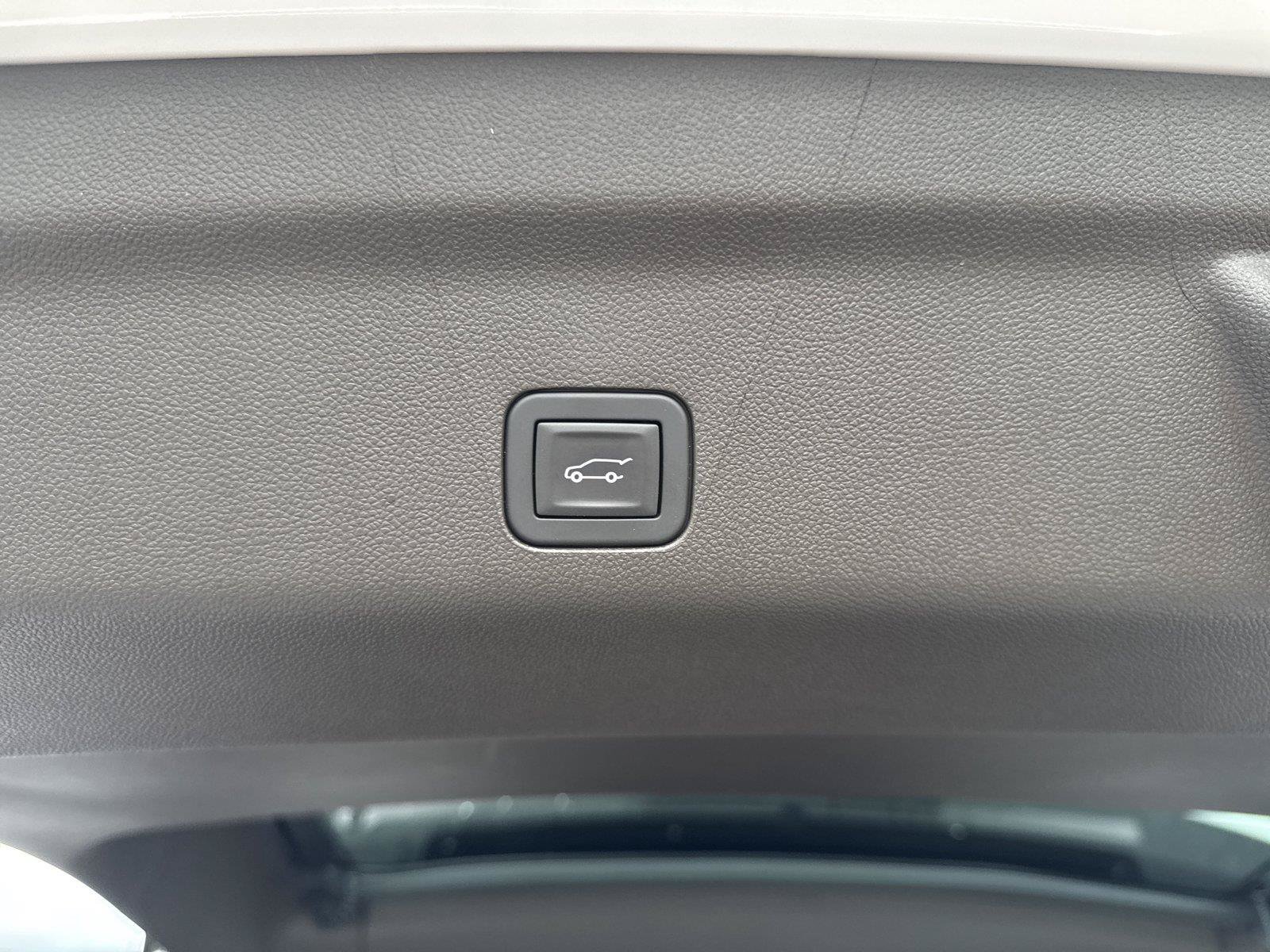 Used 2025 GMC Yukon Elevation AWD/4WD image 36