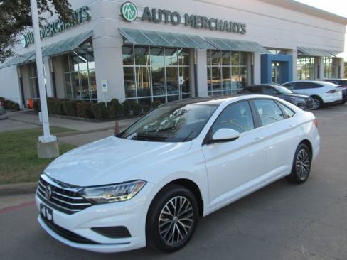 Used 2020 Volkswagen Jetta SE w/ SE Cold Weather Package image 1