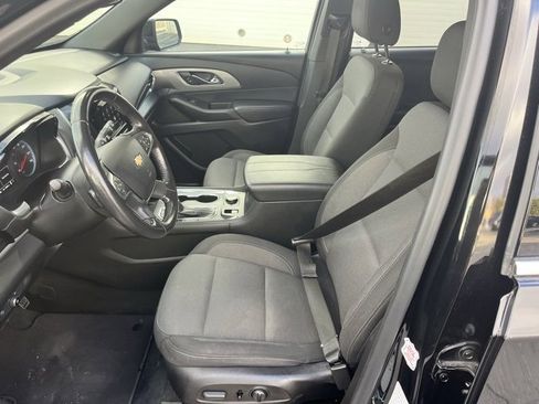 Used 2022 Chevrolet Traverse LT image 13