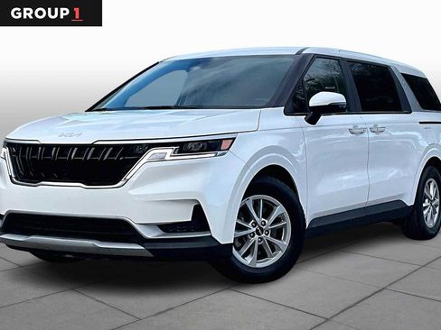 Used 2024 Kia Carnival LX image 1