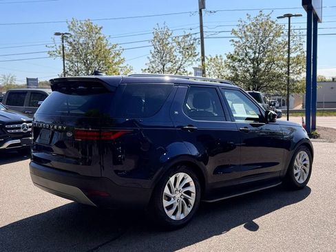 Used 2022 Land Rover Discovery S AWD/4WD image 6