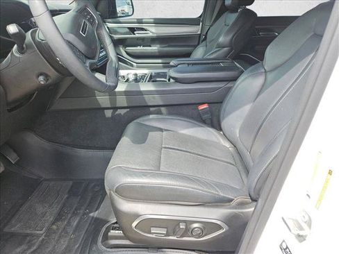 Used 2023 Jeep Wagoneer Series II RWD image 14
