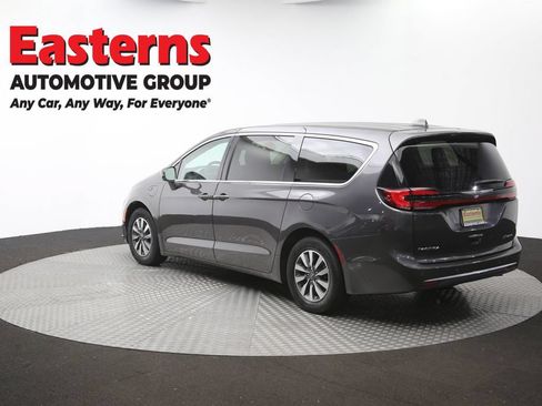 Used 2022 Chrysler Pacifica Touring-L w/ Uconnect Theater Family Group FWD image 65