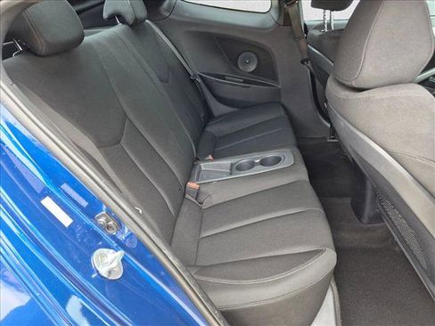 Used 2016 Hyundai Veloster FWD image 17