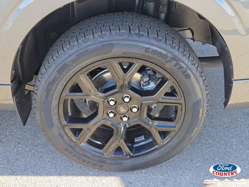 New 2026 Ford Maverick Lobo AWD/4WD image 5