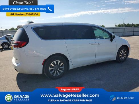 Used 2024 Chrysler Pacifica Limited FWD image 4