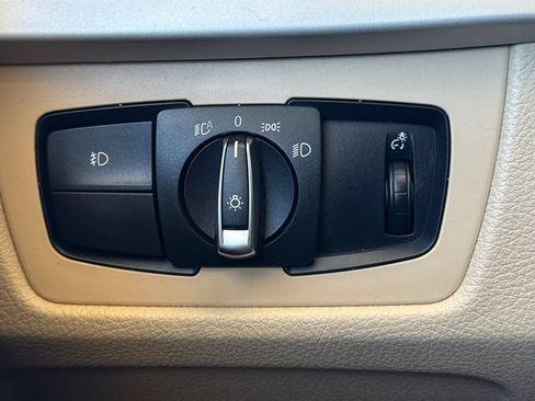 Used 2018 BMW 320i Sedan RWD image 29