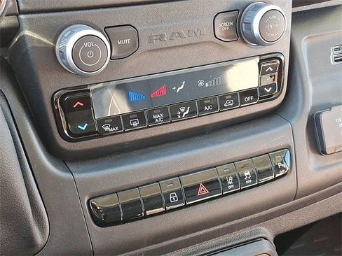 Used 2024 RAM ProMaster 2500 w/ Safety Group image 12