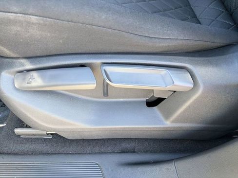 Used 2020 Volkswagen Atlas Cross Sport S image 21