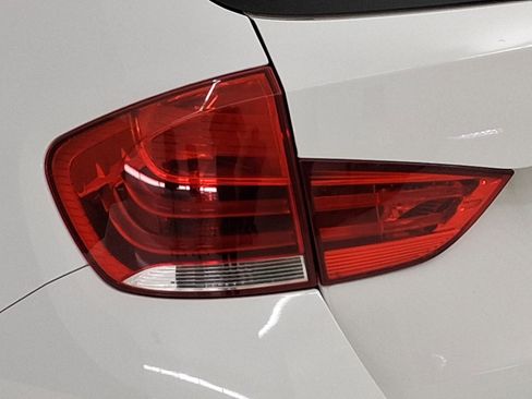 Used 2013 BMW X1 xDrive28i image 11