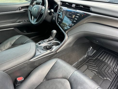 Used 2019 Toyota Camry XSE image 15