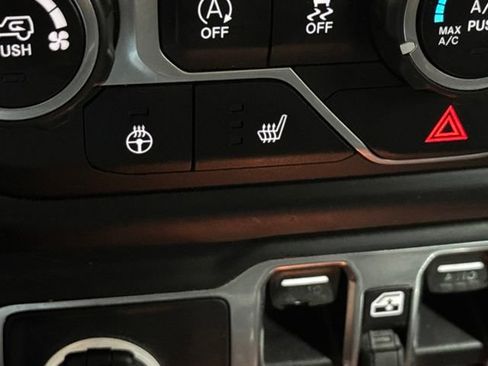 Used 2019 Jeep Wrangler Unlimited Sport S AWD/4WD image 4