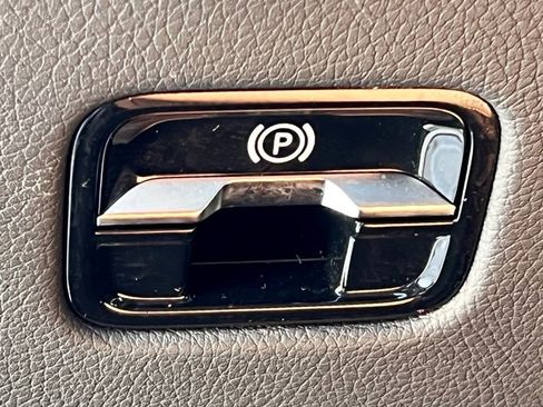 Certified 2026 Mercedes-Benz GLC 300 4MATIC image 29