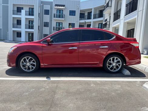 Used 2014 Nissan Sentra SR w/ SR Driver Package FWD image 2