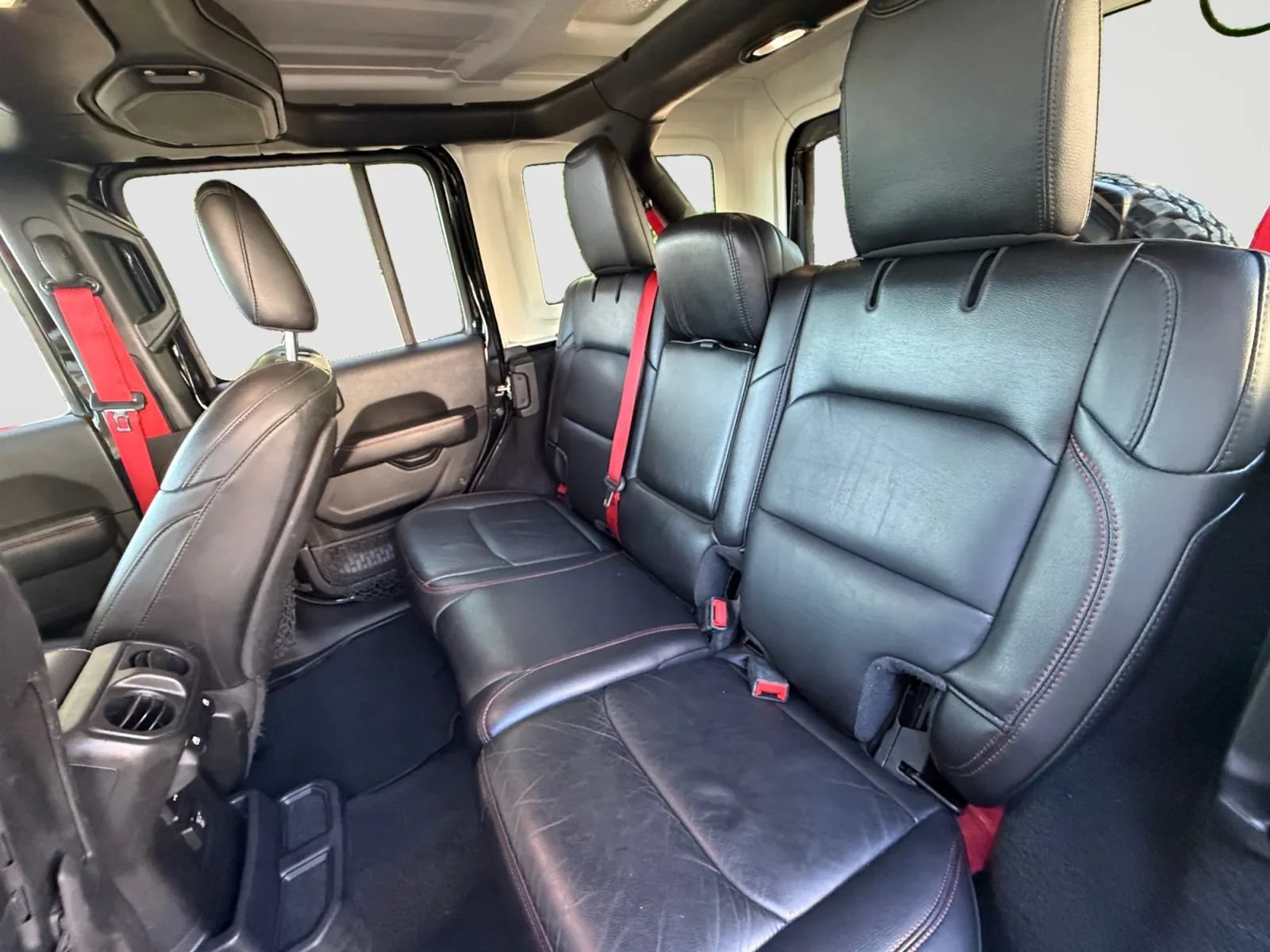 Used 2020 Jeep Wrangler Unlimited Rubicon w/ Quick Order Package 28Y Recon AWD/4WD image 15