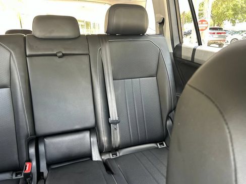 Used 2023 Volkswagen Tiguan SE FWD image 14