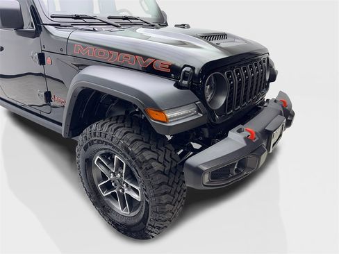 Used 2025 Jeep Gladiator Mojave w/ Safety Group image 19