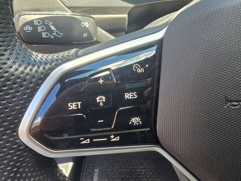 Used 2024 Volkswagen Tiguan SEL R-Line AWD/4WD image 20