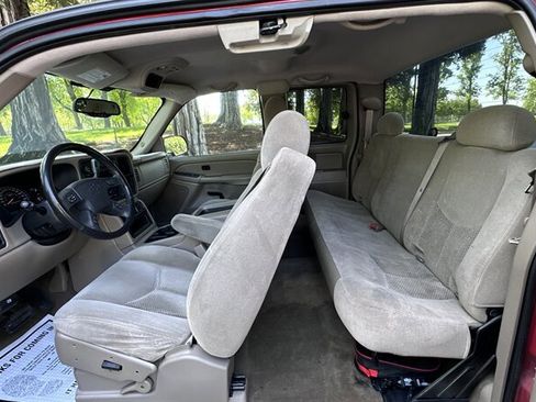 Used 2006 Chevrolet Silverado 1500 LT w/ Onstar Plus Package image 10