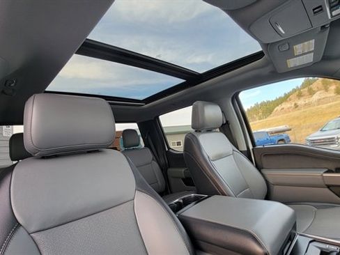 Used 2022 Ford F150 Lariat w/ Equipment Group 502A High image 47