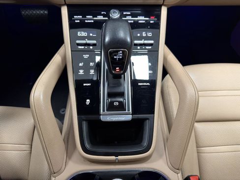 Used 2021 Porsche Cayenne AWD/4WD image 21
