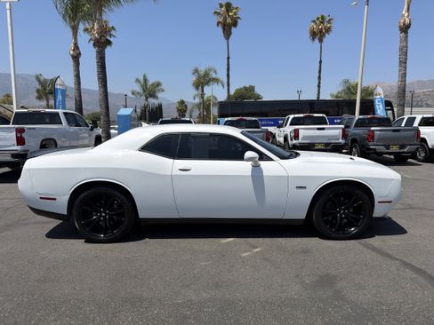 Used 2018 Dodge Challenger R/T Plus RWD image 9