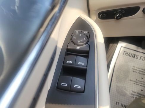 Used 2022 Buick Envision Avenir w/ Technology Package II image 31