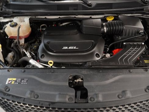 Used 2017 Chrysler Pacifica Touring-L image 35