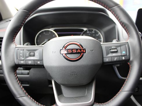 Used 2025 Nissan Rogue SV image 19