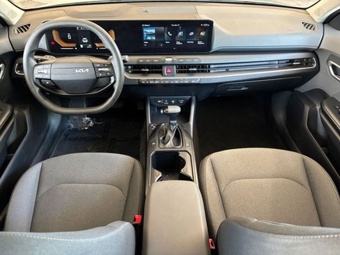 Used 2025 Kia K4 LXS FWD image 32