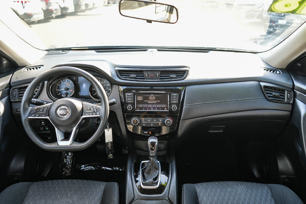 Used 2018 Nissan Rogue S FWD image 12
