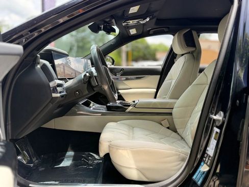 Used 2024 BMW 760i xDrive w/ Executive Package AWD/4WD image 25