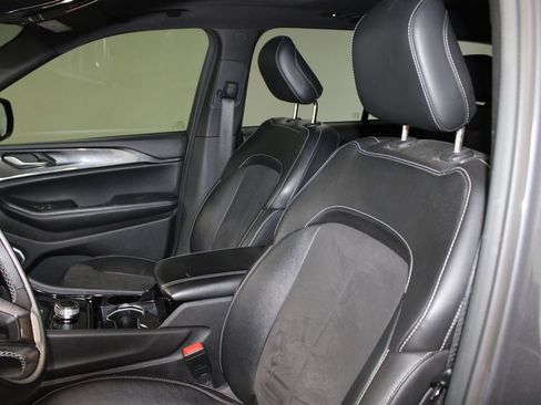 Used 2022 Jeep Grand Cherokee Altitude RWD image 15