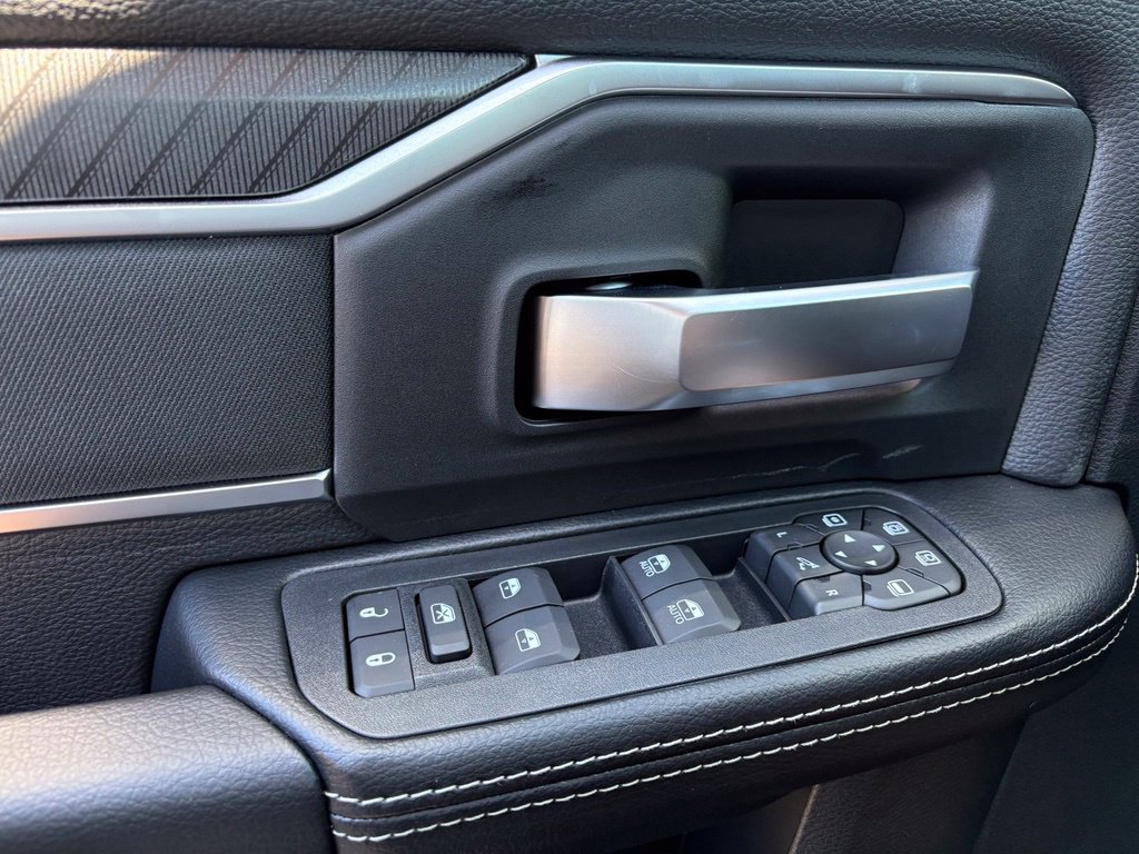 New 2026 RAM 3500 Big Horn AWD/4WD image 21