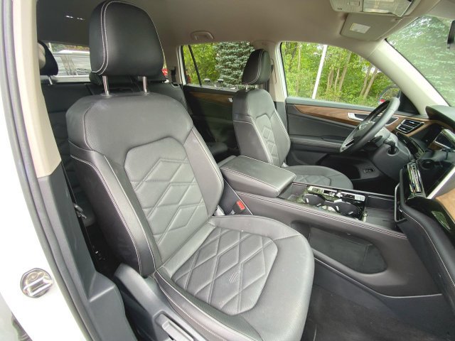 Used 2025 Volkswagen Atlas SE AWD/4WD image 26
