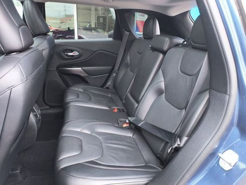 Used 2019 Jeep Cherokee Limited w/ Trailer Tow Group AWD/4WD image 23