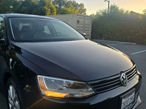 Used 2012 Volkswagen Jetta SE FWD image 3