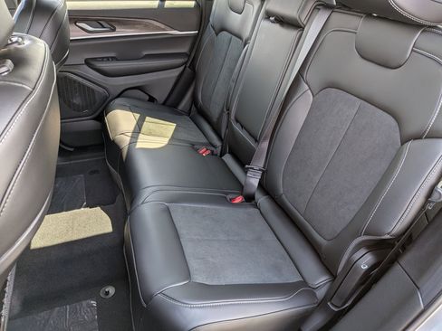 New 2026 Jeep Grand Cherokee 4WD image 30