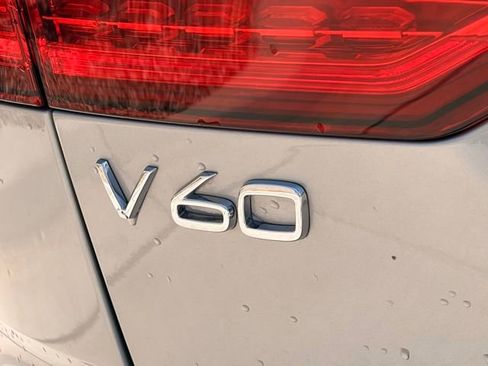 Used 2025 Volvo V60 B5 Cross Country Plus AWD/4WD image 10