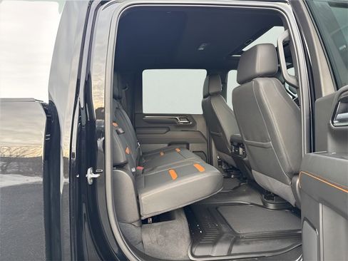 Used 2025 GMC Sierra 2500 AT4 w/ AT4 Premium Plus Package image 11