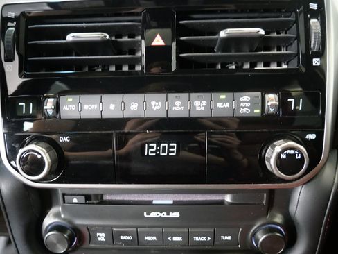 Used 2023 Lexus GX 460 Premium w/ Premium Package AWD/4WD image 25