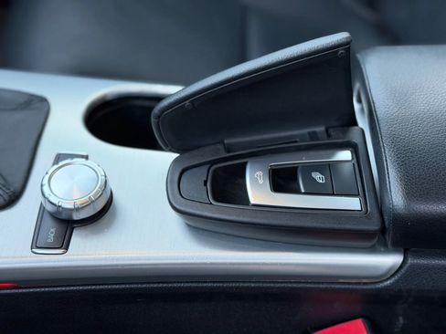 Used 2012 Mercedes-Benz SLK 350 image 27