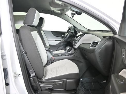 Used 2024 Chevrolet Equinox LT AWD/4WD image 13