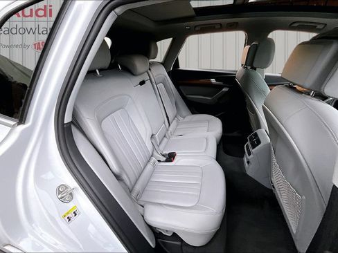 Used 2022 Audi Q5 2.0T Premium Plus w/ Premium Plus Package AWD/4WD image 25