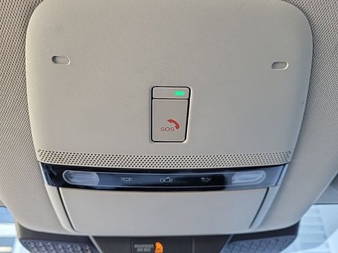 Used 2024 Nissan Ariya AWD image 31