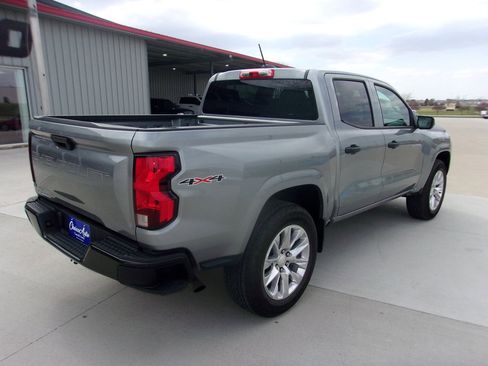 Used 2023 Chevrolet Colorado W/T image 3