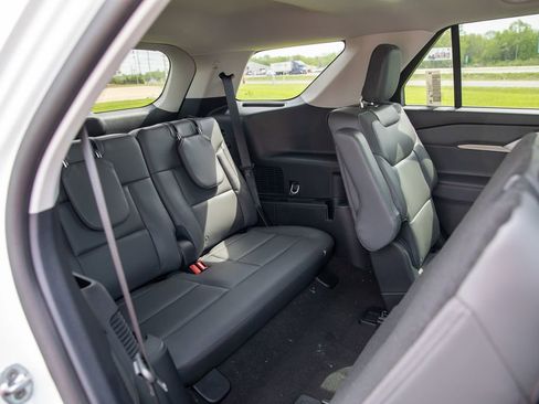 New 2026 Ford Explorer Active w/ Active Comfort Package AWD/4WD image 16