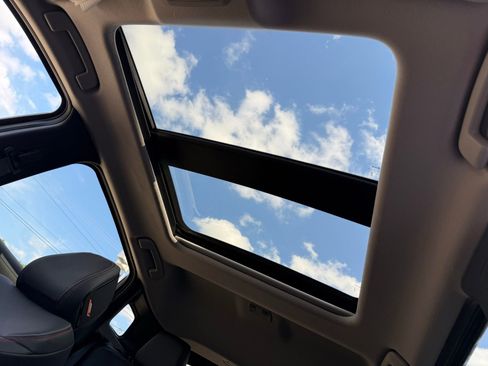 New 2026 Nissan Kicks SR image 33